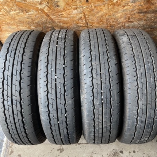 極上タイヤ　DUNLOP ダンロップ　SP175N 195/80R15 107/105N LT 夏タイヤ　2022年製　15インチ