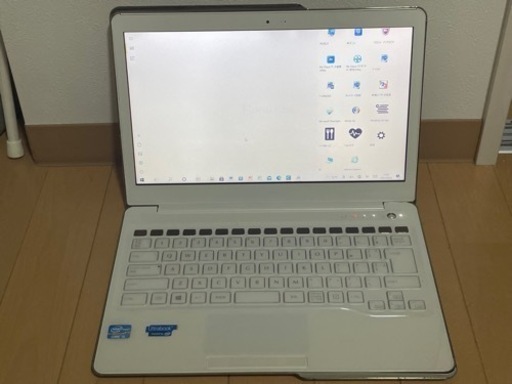 富士通  LIFEBOOK  CH55/J  FMVC55JW  エレガントホワイト