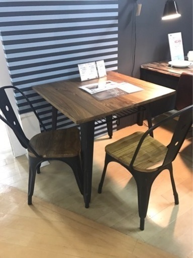 ダイニングテーブル&イス2脚セット