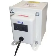 <値下げ> 未使用/ 変圧器 入出力電圧AC220～240V⇔AC100V