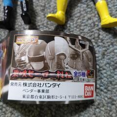 ヒーロー ガチャガチャ５種類の画像