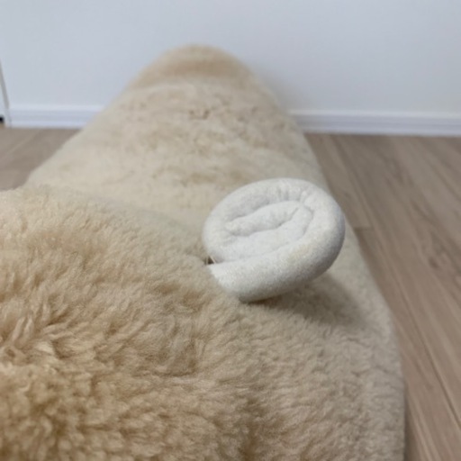 ムートン　メメちゃん　抱き枕　ベージュ