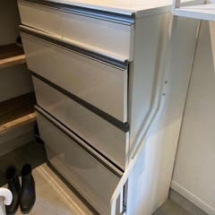差し上げます!キャビネット白!収納量◎美品