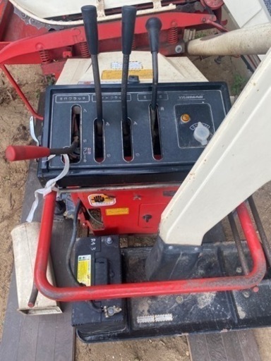 ヤンマー  自動脱穀機　PKG700