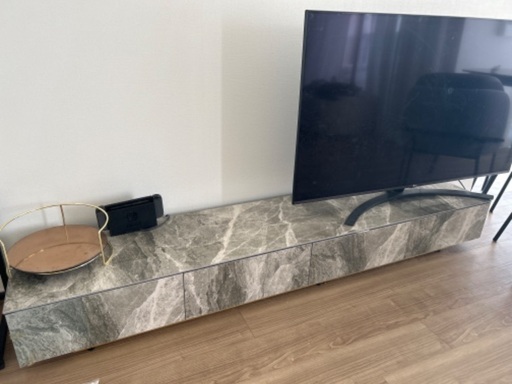 代理石のテレビ台