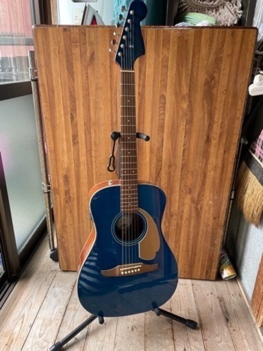 fenderフェンダー　マリブ　美品　エレアコ