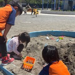 英語・スペイン語と運動の両立できる幼稚園の画像