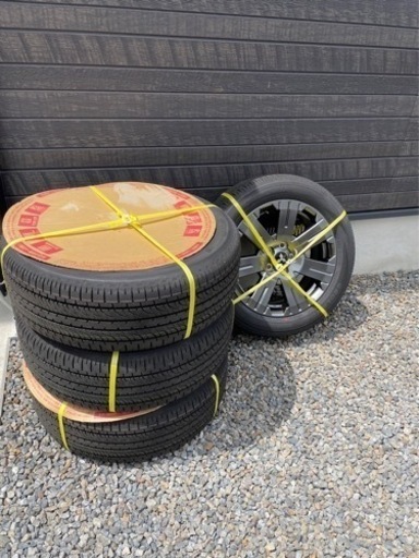 新品未使用！デリカD5のホイール付き純正タイヤ