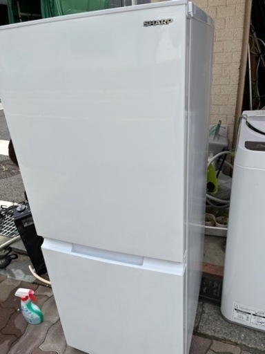 2022年製　シャープ冷蔵庫　２枚扉　保証書あり