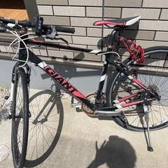 giant 赤色自転車の画像