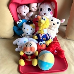 ハローキティ　キャリーケース　ぬいぐるみいっぱい