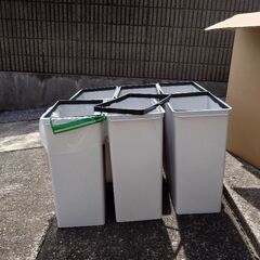 【新品同様】ゴミ箱　角型ペール　分別ペールの画像