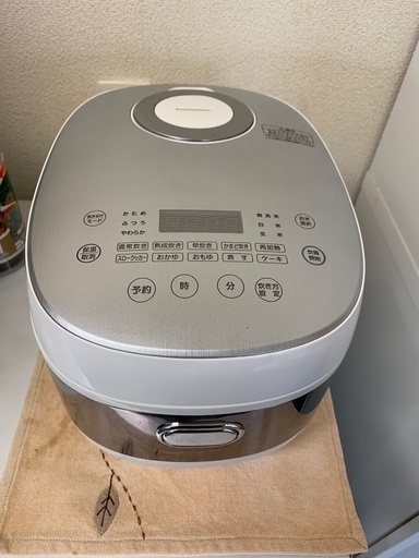 炊飯器　タッチパネル　4月中募集　値下げ中
