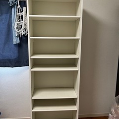 白い棚の画像