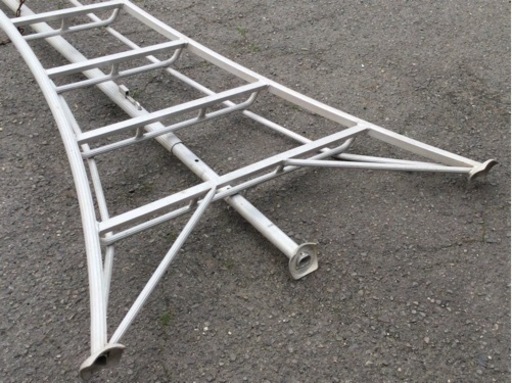 リユース　三脚脚立　高さ　242cm  最上部幅　41.5cm  最上段奥行　20.8cm   8段　240cm  三脚はしご