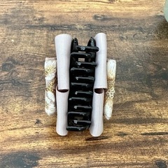 インド刺繍のバンスクリップ①未使用の画像