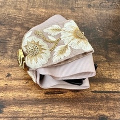 インド刺繍のバンスクリップ①未使用の画像