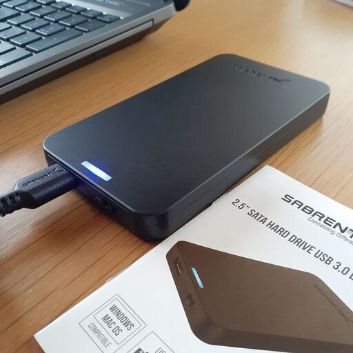 【取引中です】外付けハードディスク　750GB　（ケース新品）　⑱