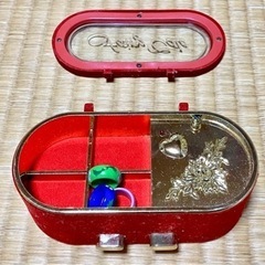 入れ物・おもちゃの指輪 セットの画像