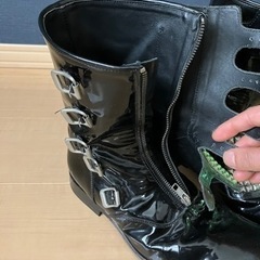 【💡9/2💡値下げ‼️】KIDILLエナメルバックルレザーブーツ　メンズ25㎝の画像