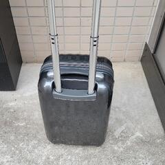 【受け取りの方限定】AMERICAN TOURISTSERのスーツケース譲りますの画像