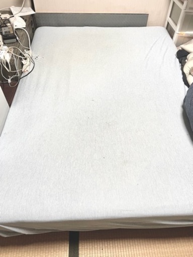 【無印良品】　ダブルベッド　足付です️
