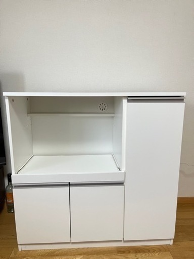 ニトリ食器棚　白（中）
