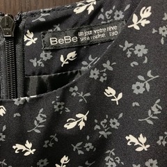 【美品】ベベ　日本製　小花柄ワンピース　130の画像