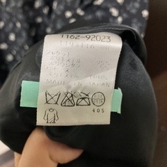 【美品】ベベ　日本製　小花柄ワンピース　130の画像