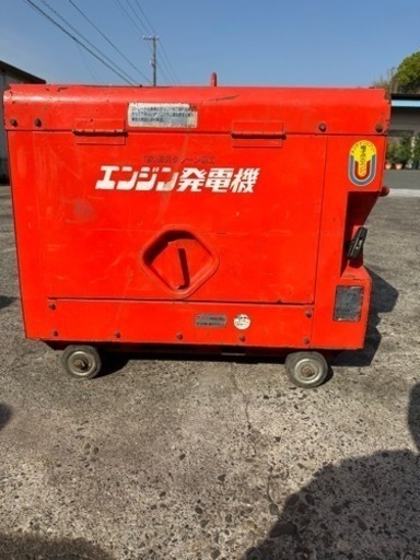 防音型エンジン発電機　デンヨーパワー2700SS