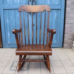 キツツキマークで親しまれている飛騨産業の穂高シリーズのロッキング