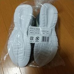 【お取引中】【新品】ジュニア用 スニーカー 25.5cmの画像