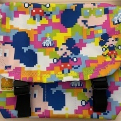 新品同様)ディズニー 限定 デジタル柄ショルダーバッグ 8bit風の画像