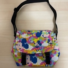 新品同様)ディズニー 限定 デジタル柄ショルダーバッグ 8bit風の画像