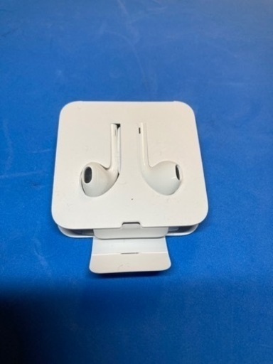 【再値下げ！新品未使用】iPhone付属純正イヤフォン（ライトニングケーブル接続）