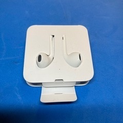 【再値下げ！新品未使用】iPhone付属純正イヤフォン（ライトニ...