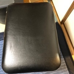 ピアノの椅子の画像