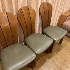 椅子3脚の画像