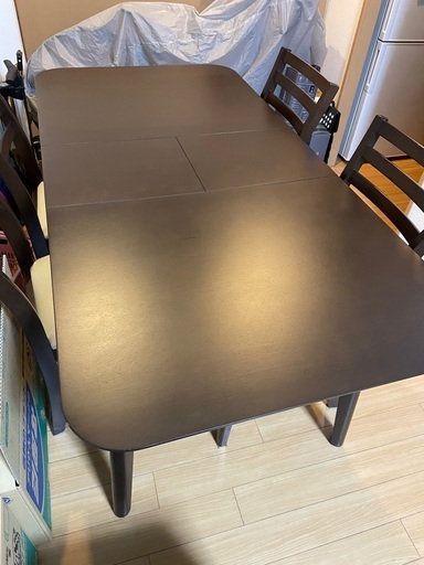 ニトリ 伸縮ダイニングテーブルセット、IKEAソファ、コンセント付き食器棚