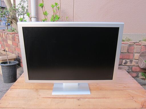 32インチ 液晶モニター ④