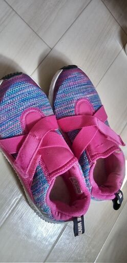 アディダススニーカー　未使用品　adidas