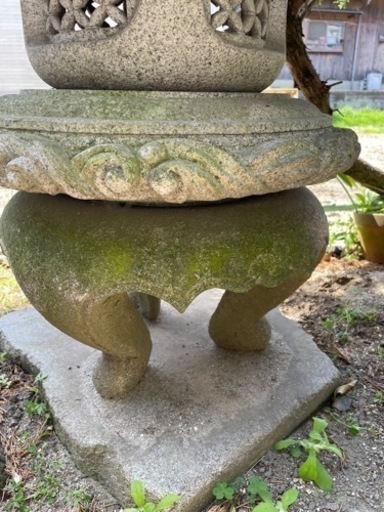灯籠と手水鉢？