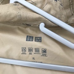 ユニクロ　ブロックテックパーカー　XL 紺色の画像