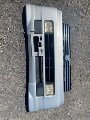 スズキエブリィワゴン　ＤＡ６４Ｗ　フロントバンパーシルバー
