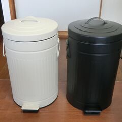ニトリ ゴミ箱 ● ペダルペールソフトクローズ  12L