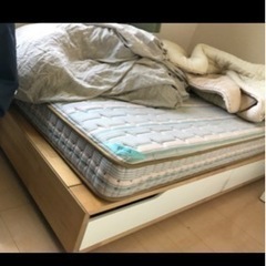 セミダブルベッド