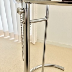 アイリーン・グレイ レプリカ サイド　テーブル　ガラステーブル新品未使用（検索）ハンスＪウェグナーの画像