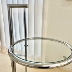 アイリーン・グレイ レプリカ サイド　テーブル　ガラステーブル新品未使用（検索）ハンスＪウェグナーの画像