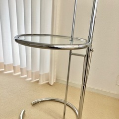 アイリーン・グレイ レプリカ サイド　テーブル　ガラステーブル新品未使用（検索）ハンスＪウェグナーの画像