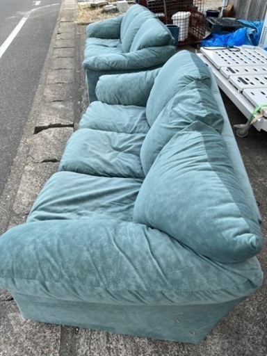 海外製？　ソファー　3人　大きめ　簡易ベッドにも　中古　家具